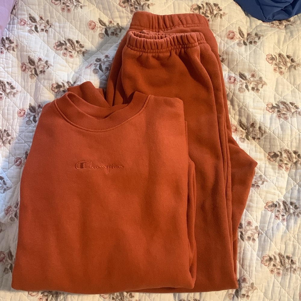 Women’s Matching Set Champion Sweatsuit - Picture 8 of 8